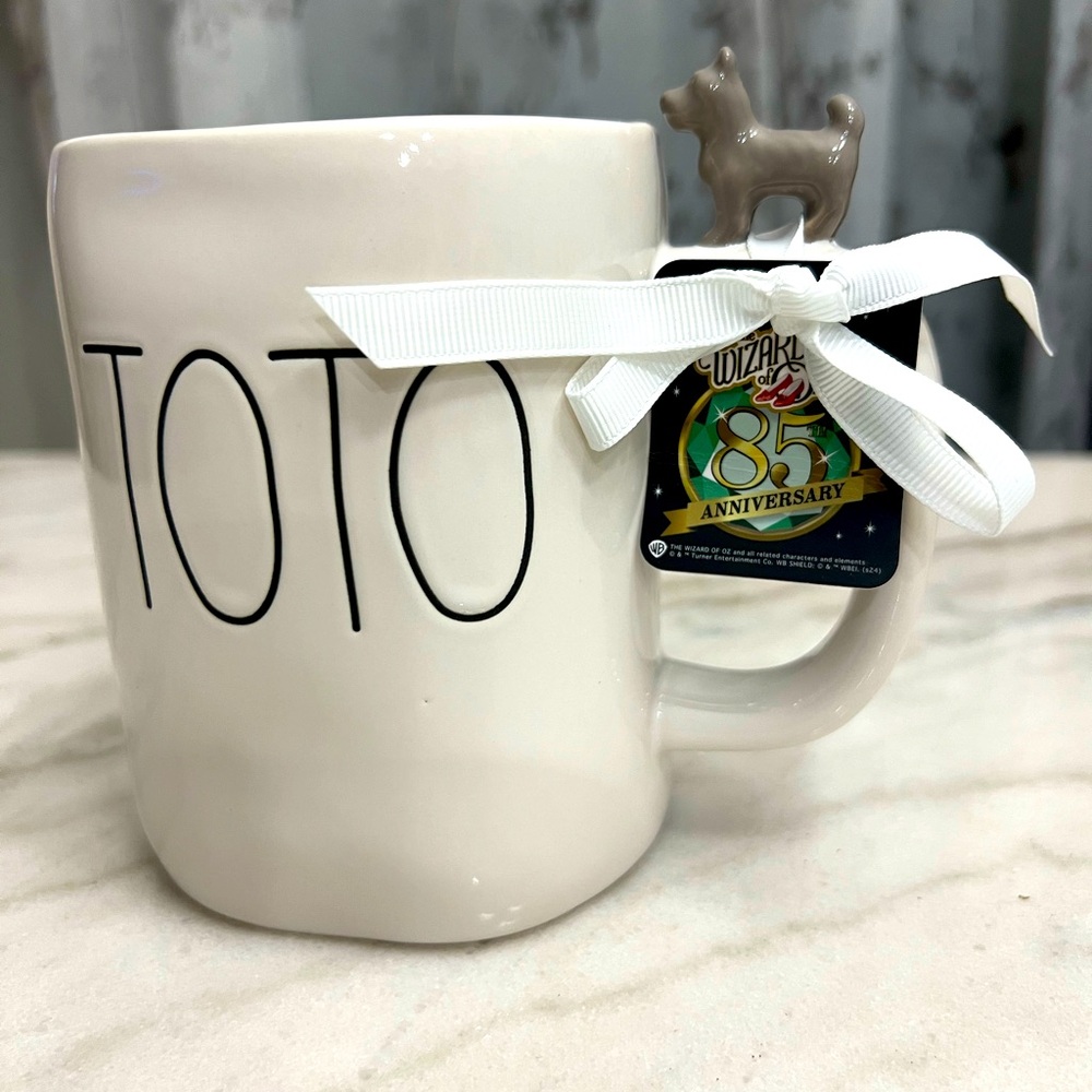 Wizard of Oz Limited Edition Toto mug with little Toto on the handle.